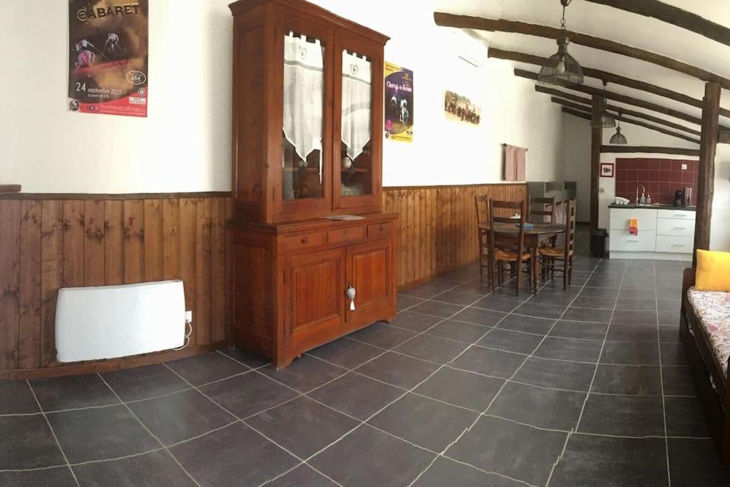 Logement Insolite Au Coeur D'Une Ecurie Arles Exterior foto